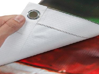 马尔康喷绘和刀刮布的工艺区别。